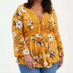 Torrid Babydoll Gauze Crochet Trim Lace-Up Top in Yellow Floral Print Size 3X